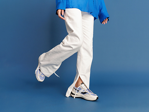 βραδινό ντύσιμο με sneakers
