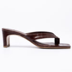 Croc-effect toe mules